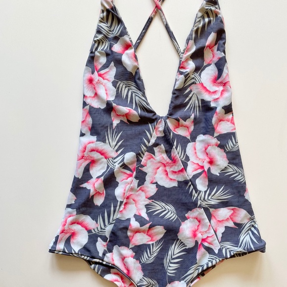 STONE FOX SWIM: Hibiscus One-Piece Swimsuit Open Back Halter - Picture 5 of 13